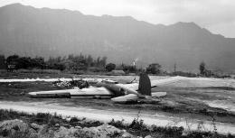 B-17-crashland-BellowsFld-Hawaii-Dec7-41.jpg