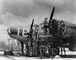 B-17D_Flying_Fortress.jpg