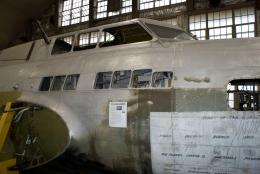 Boeing_B-17D-BO_Flying_Fortress_40-3097_The_Swoose_RNose_below_cockpit_Restoration_NMUSAF_25Sep09_(14577366886).jpg