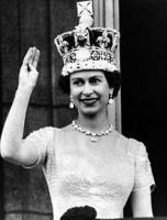 Elizabeth_II_waves_from_the_palace_balcony_after_the_Coronation,_1953.jpg